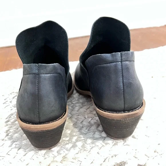 Kelsi Dagger Peep Toe Bootie in Metallic Smoke (size 6) - Picture 4 of 6